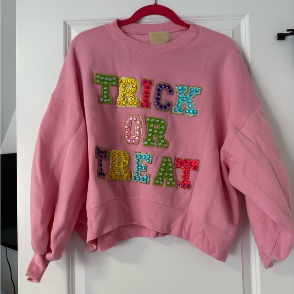 Judith March Sweaters - Judith March pink trick or treat sweatshirt size S